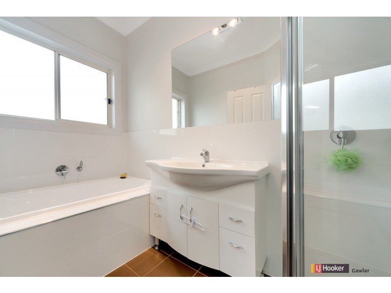 2/30A Mount Crawford Road, Williamstown SA 5351