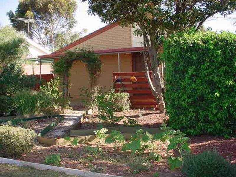 8 St Albans Road, Evanston Park SA 5116