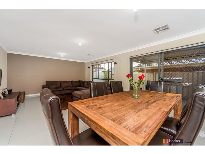 6 Curnow Court, Evanston Park SA 5116