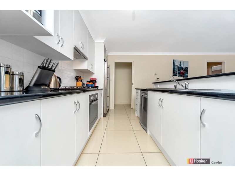 6 Curnow Court, Evanston Park SA 5116