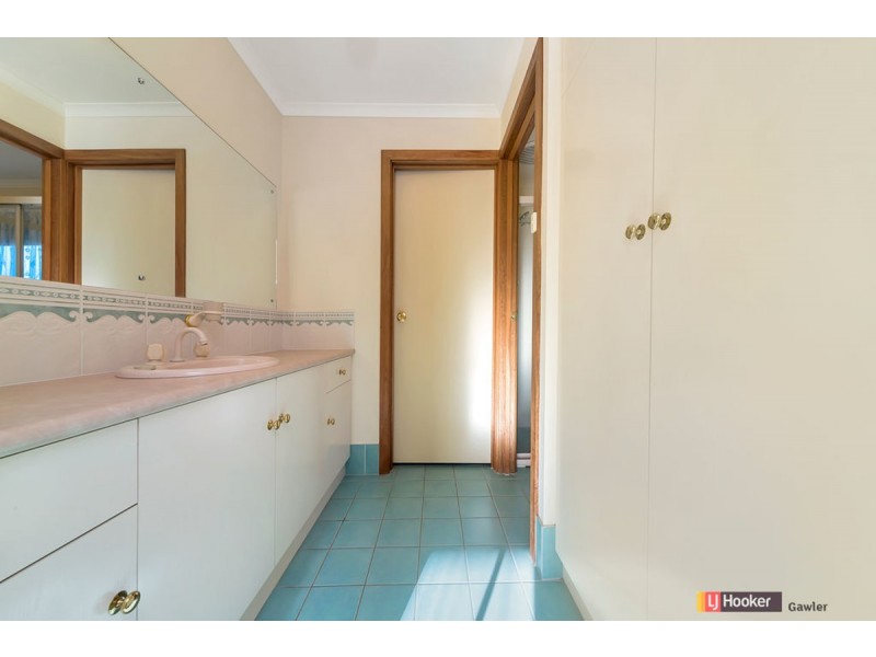 4 Selway Place, Evanston Park SA 5116