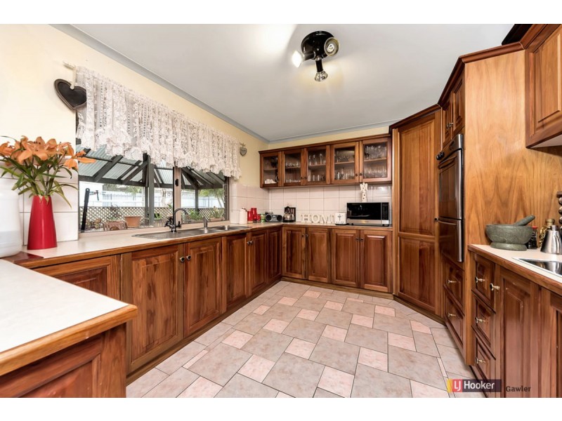 13 Mitchell Court, Williamstown SA 5351