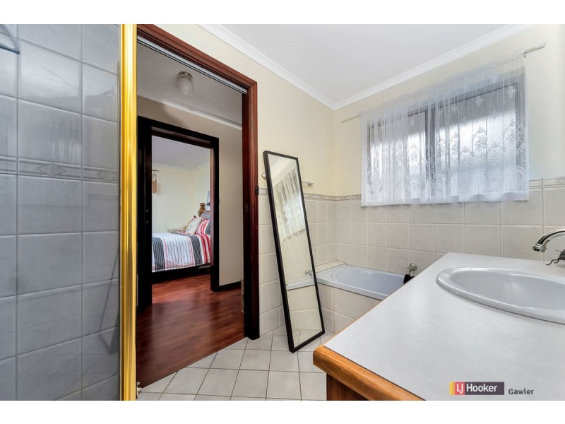 13 Mitchell Court, Williamstown SA 5351