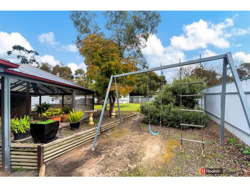 13 Mitchell Court, Williamstown SA 5351