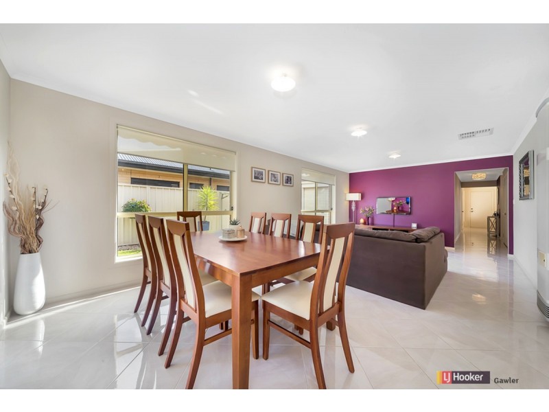 27 McGonigal Drive, Willaston SA 5118