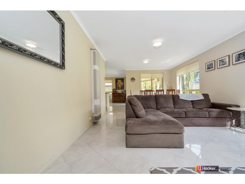 27 McGonigal Drive, Willaston SA 5118