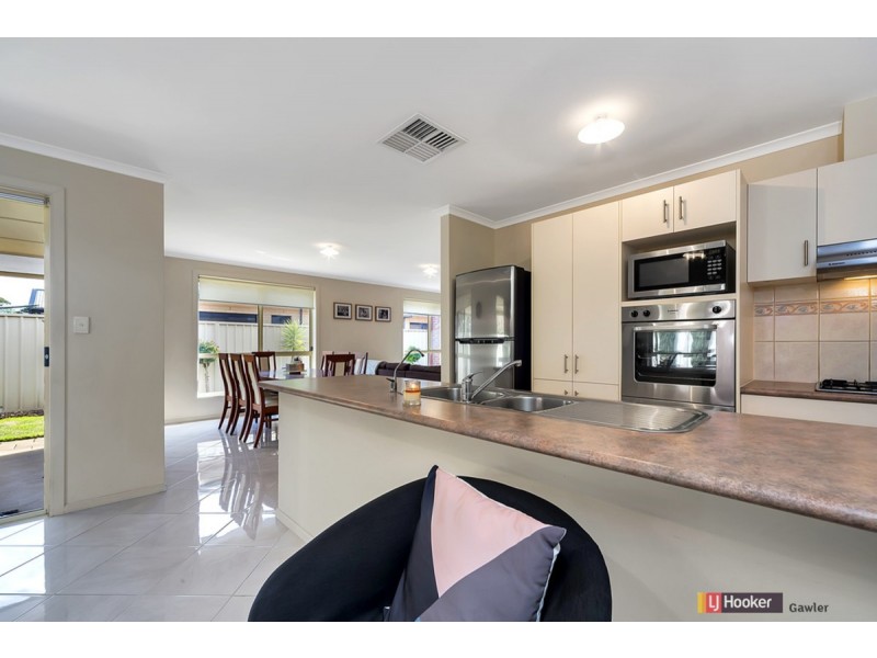 27 McGonigal Drive, Willaston SA 5118