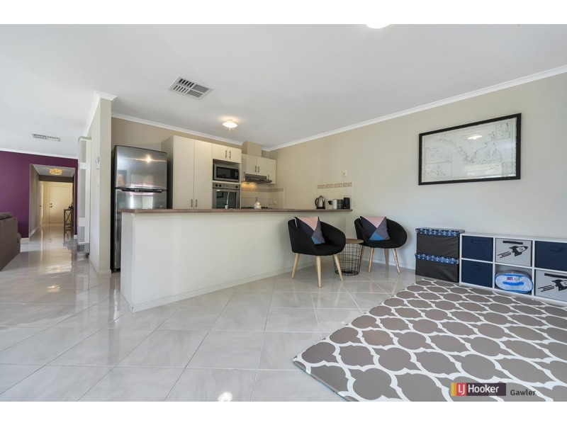 27 McGonigal Drive, Willaston SA 5118