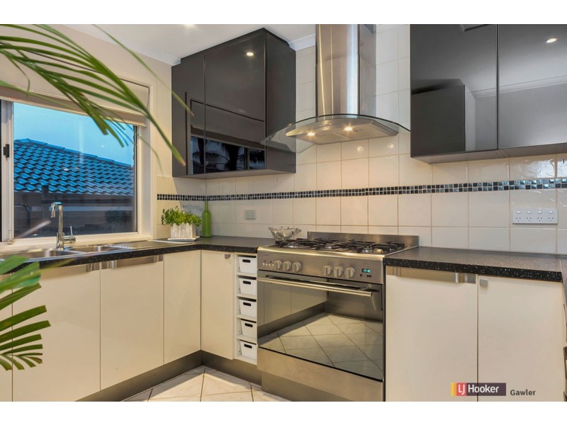 24 Rosebank Crescent, Hillbank SA 5112