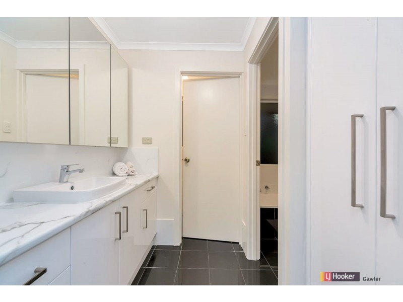 24 Rosebank Crescent, Hillbank SA 5112