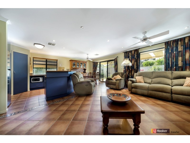 17 Toner Crescent, Evanston Park SA 5116