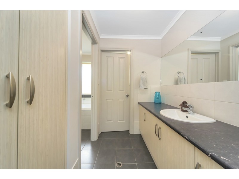 12 Bleby Court, Reid SA 5118