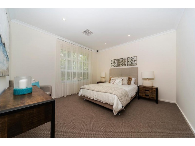 16 Isaacs Way, Evanston South SA 5116