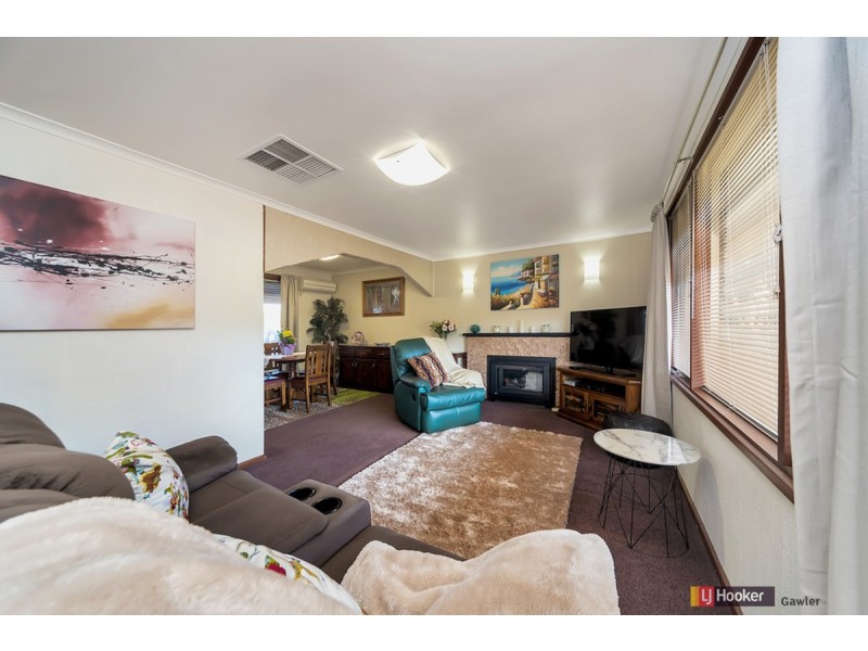 8 Jones Crescent, Elizabeth East SA 5112