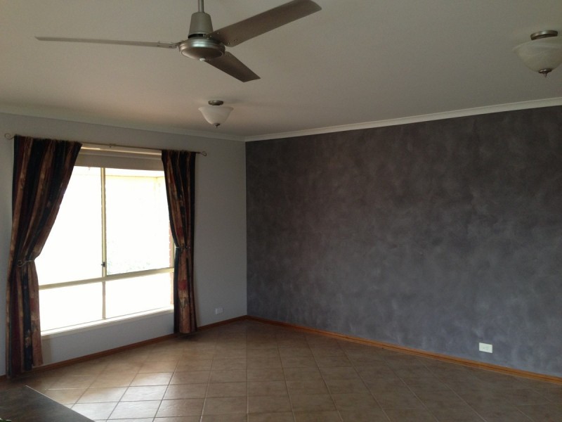4 Oaklands Circuit, Hewett SA 5118