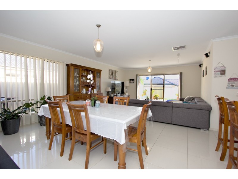 9 Crown Court, Munno Para West SA 5115