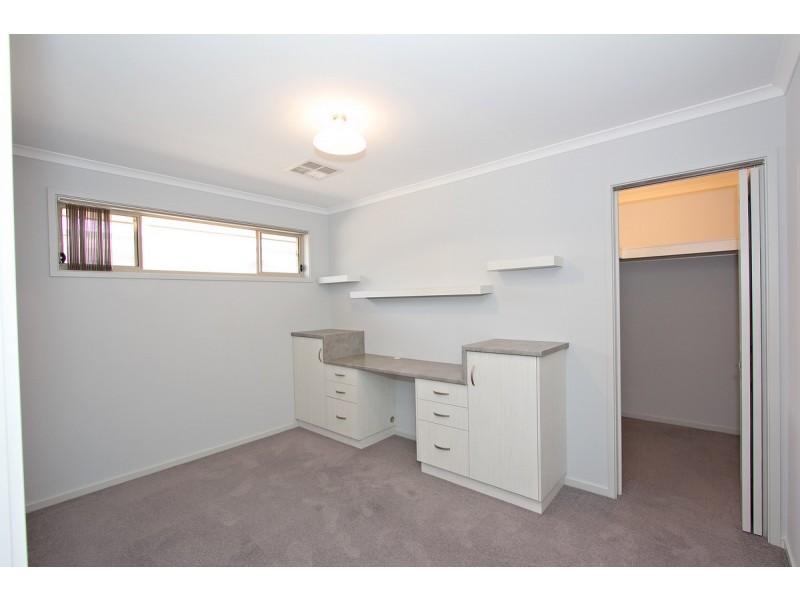 9 Wilson Court, Reid SA 5118