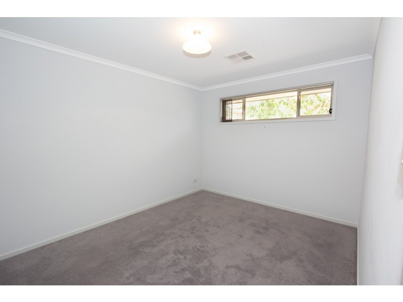 9 Wilson Court, Reid SA 5118