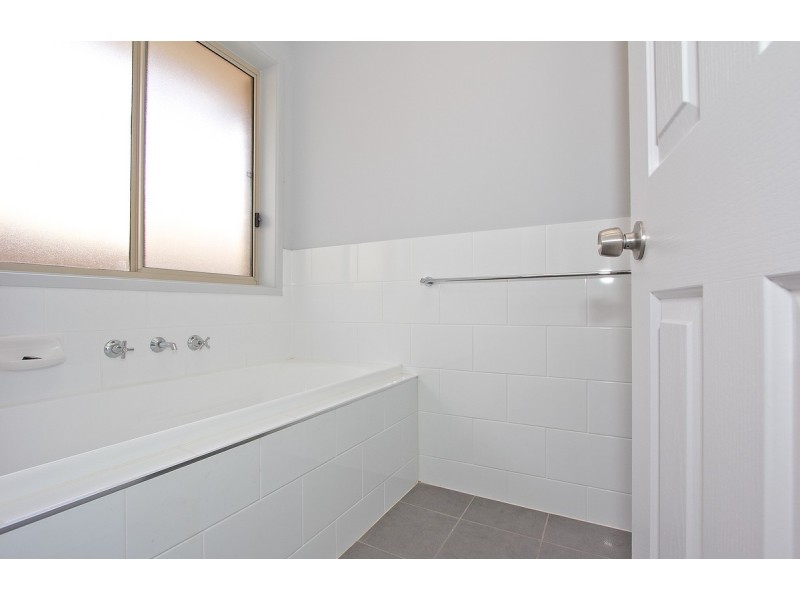 9 Wilson Court, Reid SA 5118