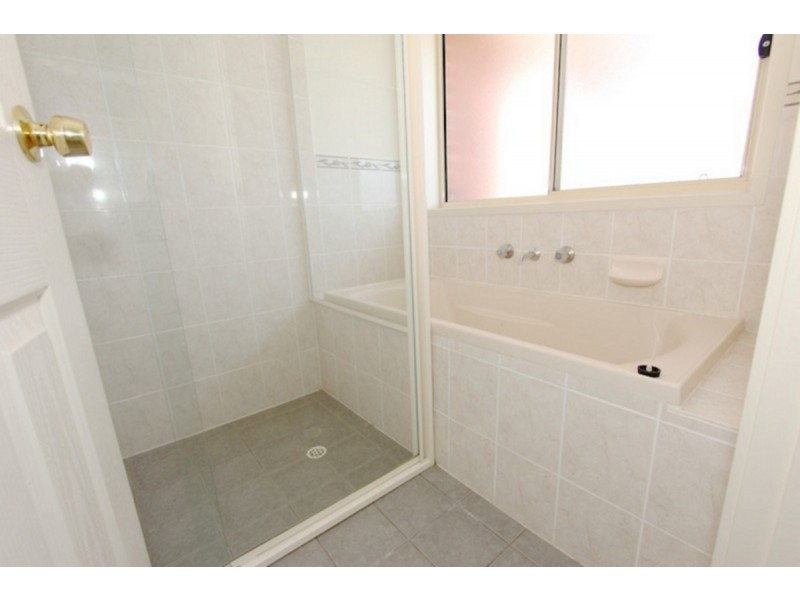 Unit/1E Young Terrace, Evanston Gardens SA 5116