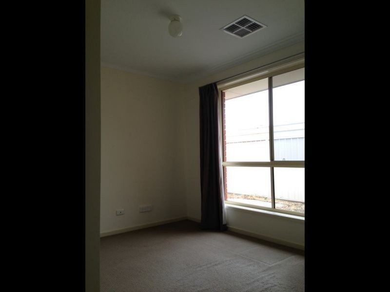 Unit/1E Young Terrace, Evanston Gardens SA 5116