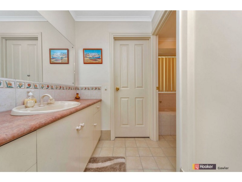 8 Coleman Parade, Evanston Park SA 5116