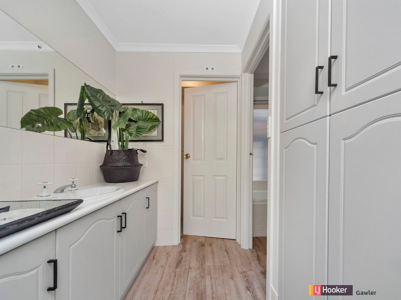 49 Trinity Drive, Evanston Park SA 5116