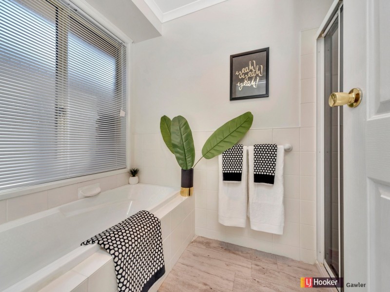 49 Trinity Drive, Evanston Park SA 5116