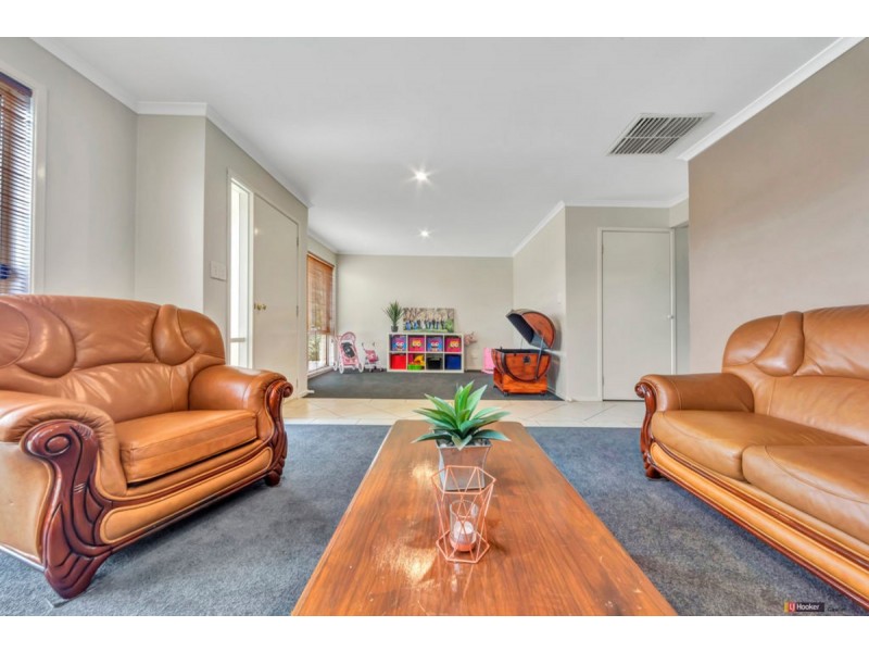 13 Gleeson Grove, Evanston Park SA 5116