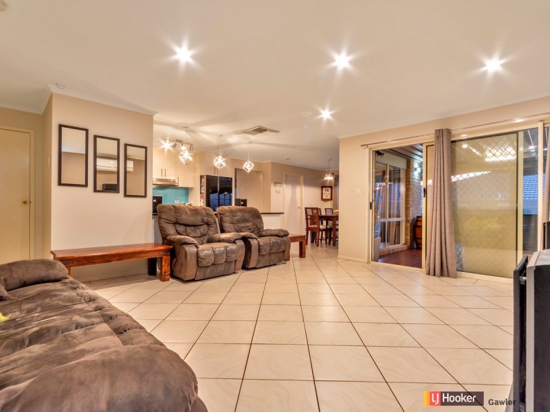 13 Gleeson Grove, Evanston Park SA 5116