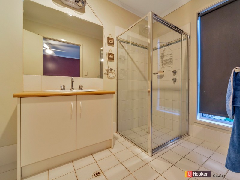 13 Gleeson Grove, Evanston Park SA 5116