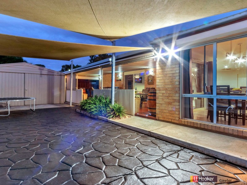 13 Gleeson Grove, Evanston Park SA 5116