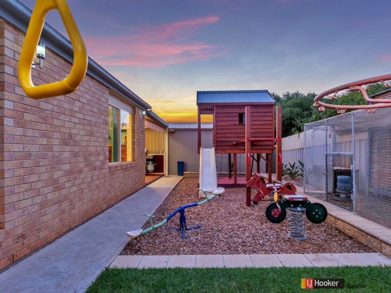 13 Gleeson Grove, Evanston Park SA 5116