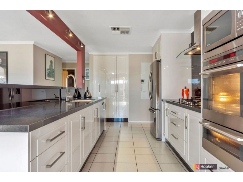 14 Priory Road, Gulfview Heights SA 5096