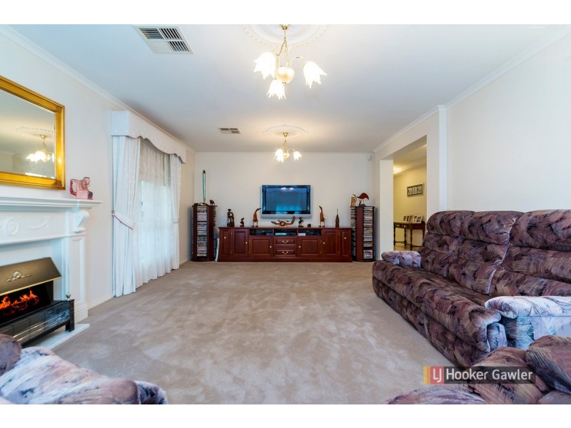 24 Angas Avenue, Evanston Park SA 5116