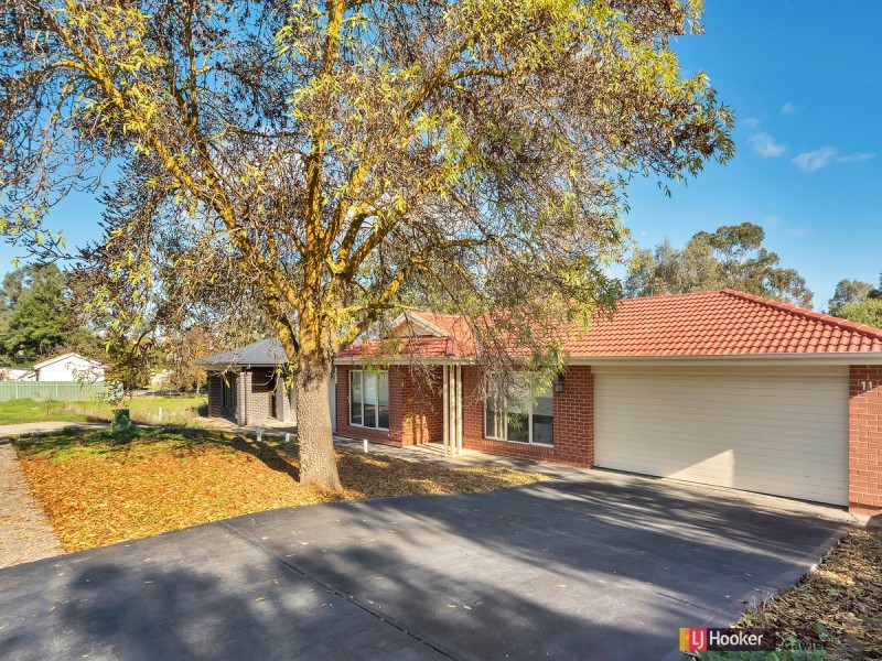 11 Polkinghorne Place, Williamstown SA 5351
