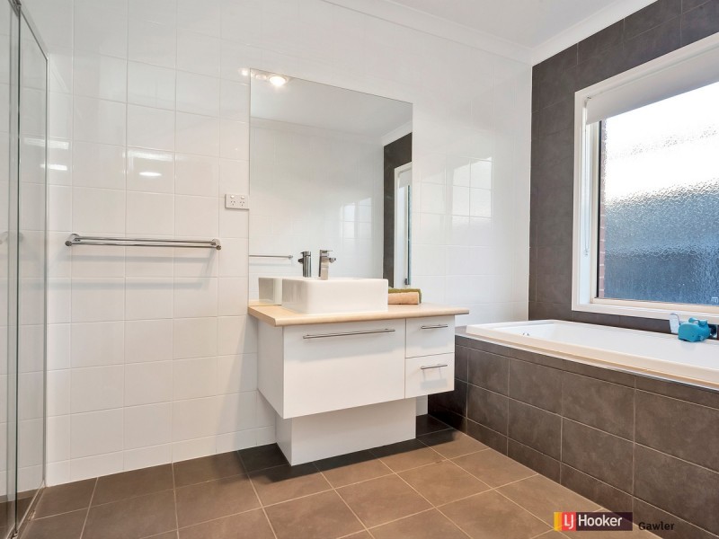 11 Polkinghorne Place, Williamstown SA 5351