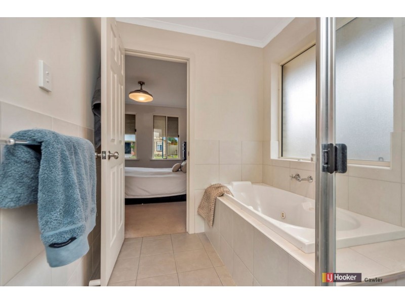 2 Bleby Court, Reid SA 5118