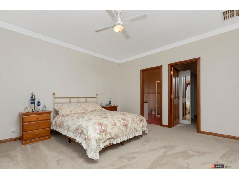 10 Coleman Parade, Evanston Park SA 5116