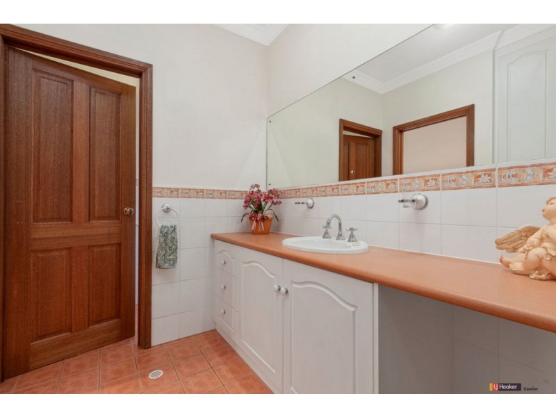 10 Coleman Parade, Evanston Park SA 5116