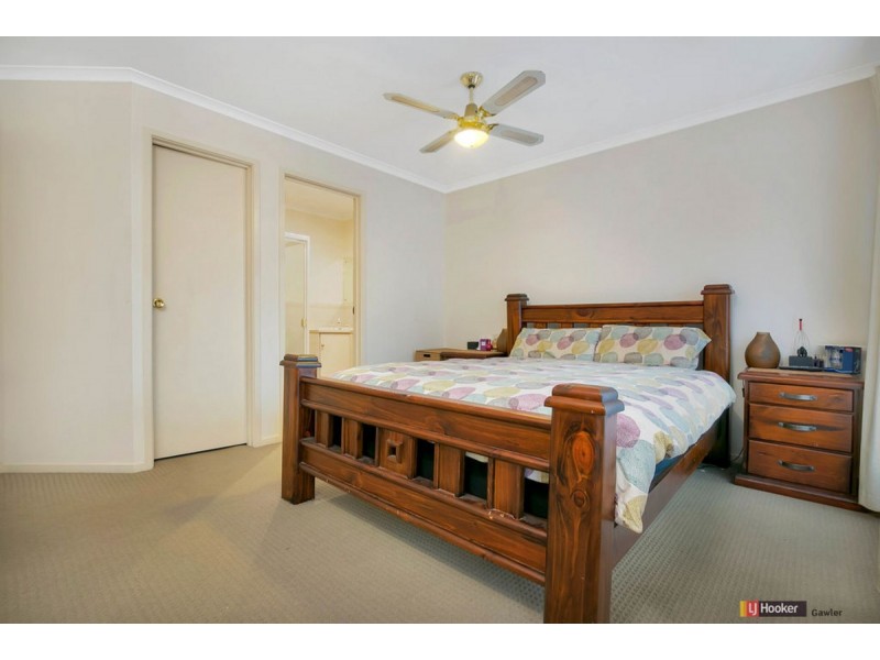 15 Gleeson Grove, Evanston Park SA 5116