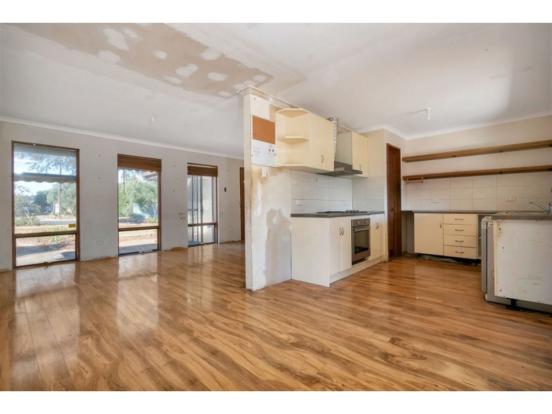 33 St Albans Road, Evanston Park SA 5116