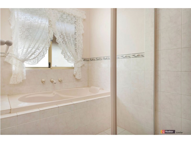 19 Arcadia Drive, Smithfield SA 5114