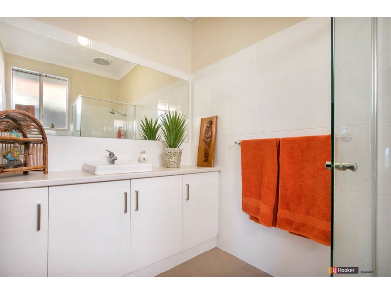 11 Leonard Avenue, Evanston South SA 5116