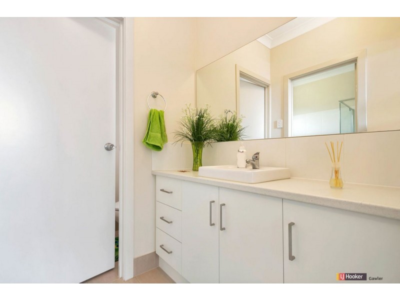 11 Leonard Avenue, Evanston South SA 5116