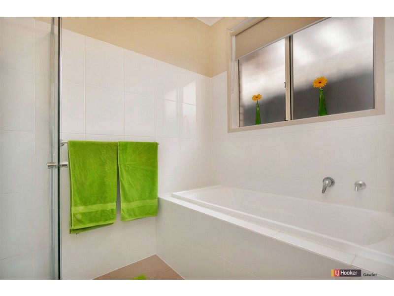 11 Leonard Avenue, Evanston South SA 5116