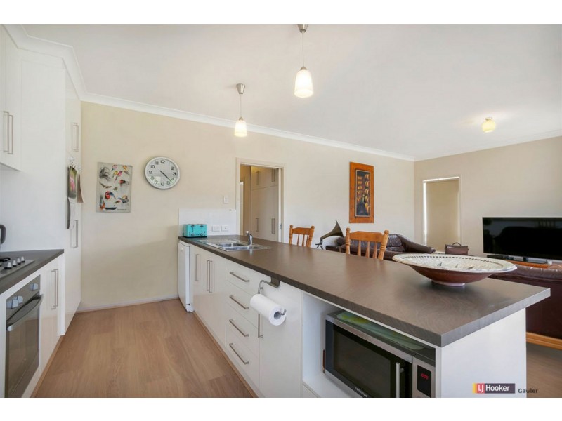 11 Leonard Avenue, Evanston South SA 5116