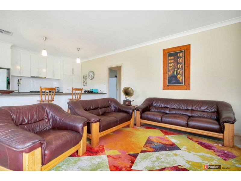 11 Leonard Avenue, Evanston South SA 5116