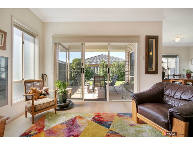 11 Leonard Avenue, Evanston South SA 5116