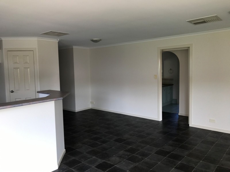 2 Selway Place, Evanston Park SA 5116